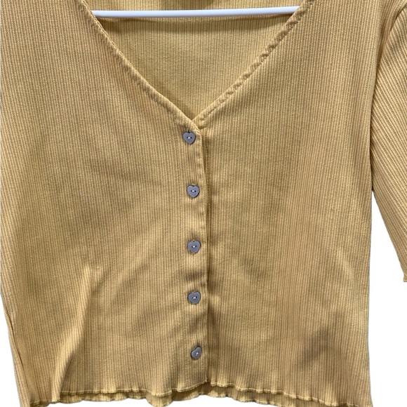 💚Suzy Shier cropped heart button Top <3 - Picture 2 of 6